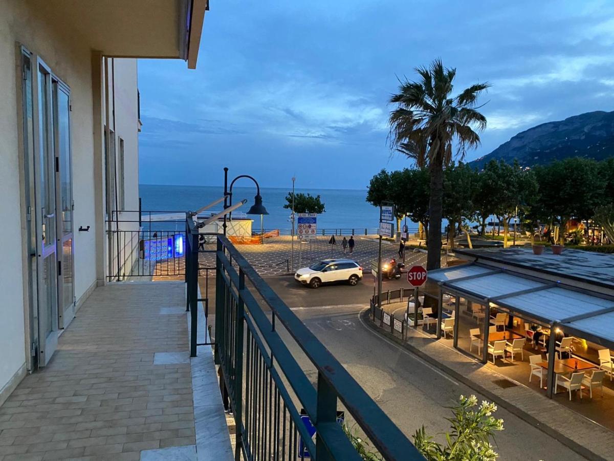 Апартаменти La Casa Lungo Il Mare Майорі Екстер'єр фото